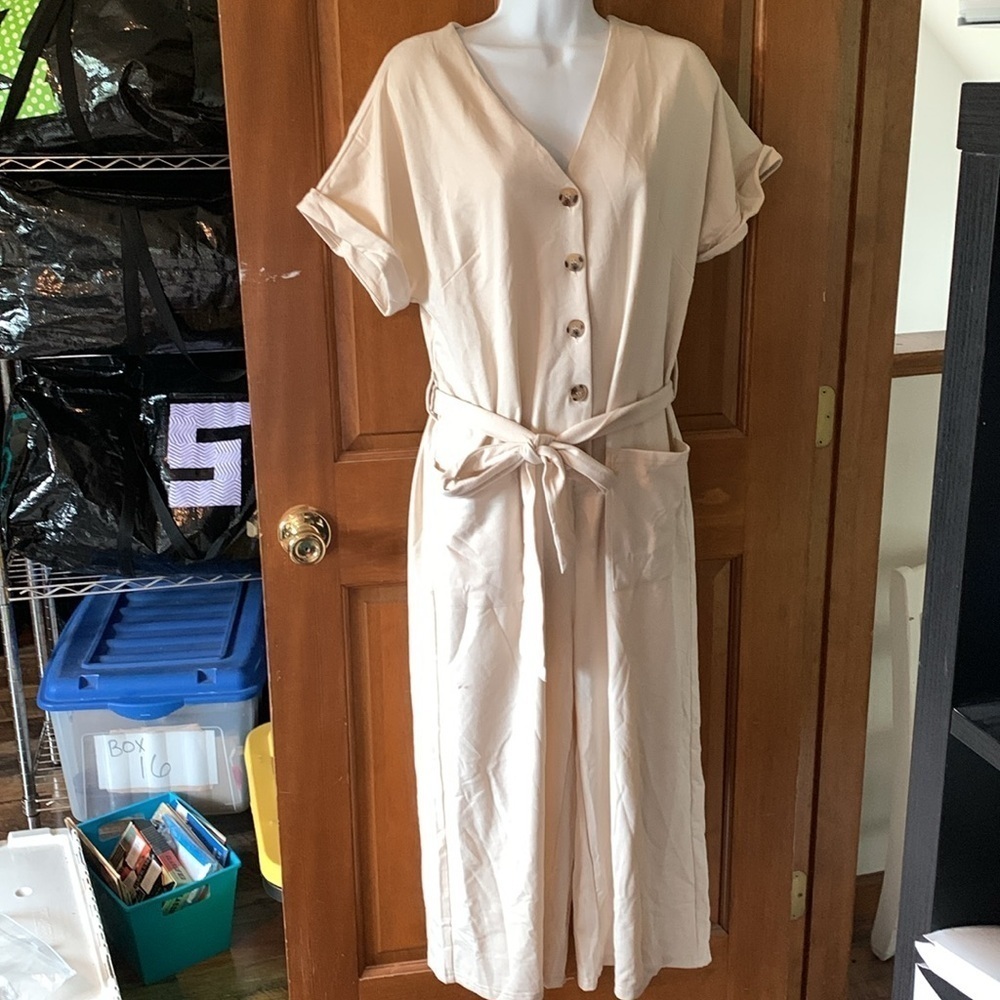 V Neck Short Sleeve Button Down High Waisted Belted Beige Wide Leg New in box 3 - Picture 2 of 3